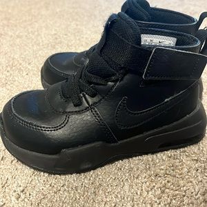 Toddler Nike boots